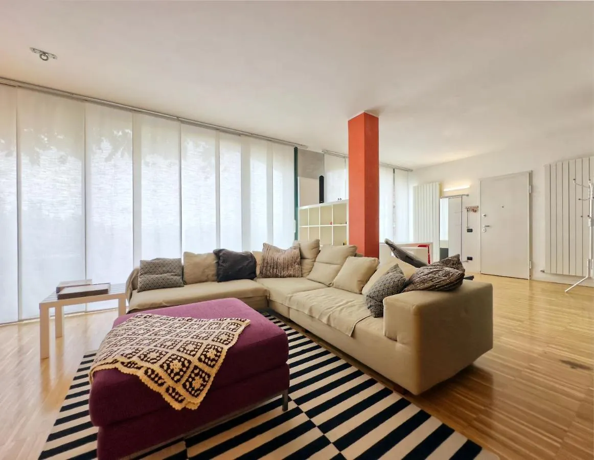 Arzignano Charm: Modern Home With Parking! Apartment
