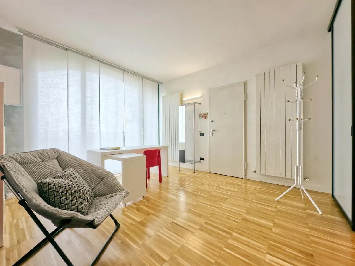 Arzignano Charm: Modern Home With Parking! Apartment