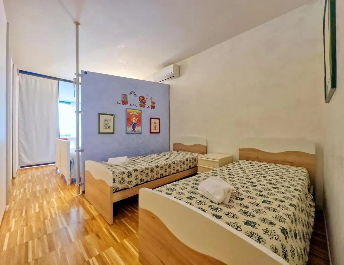Arzignano Charm: Modern Home With Parking! 0*,